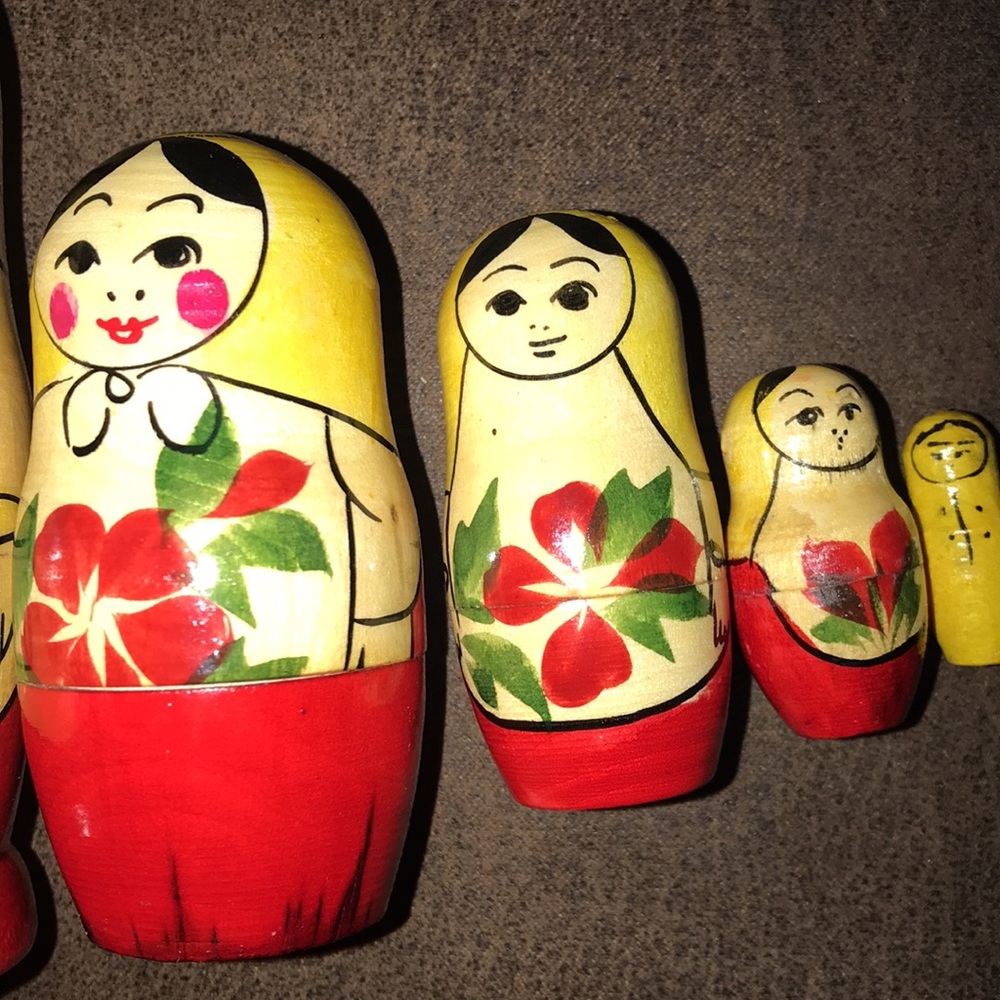 Russian nesting dolls set of 5 - Picture 10 of 12